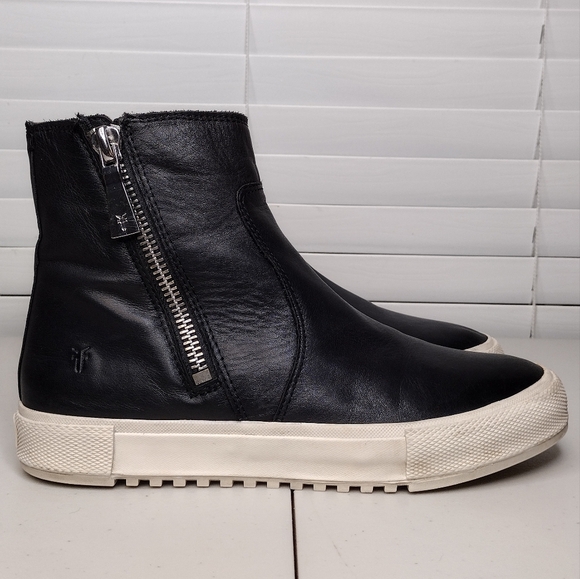 Frye Gia Lug Women's Leather Zip Ankle Booties Sz 8.5 - Picture 2 of 16